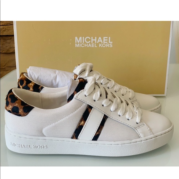 Michael Kors Shoes - Michael Kors Irving Striped Lace-Up Sneakers 💕